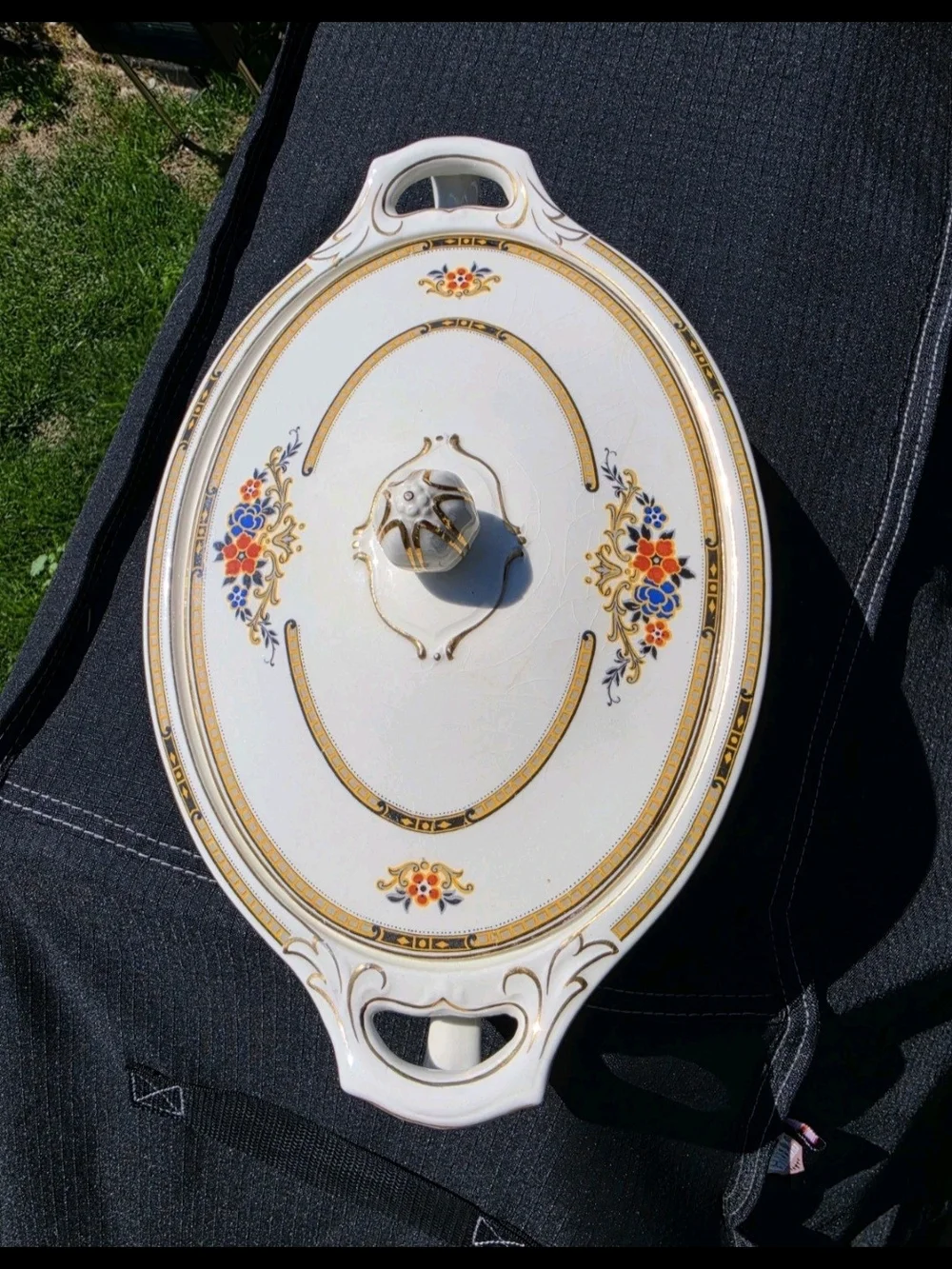J and G Meakin Antique/vintage  with Lid - White and Gold Floral